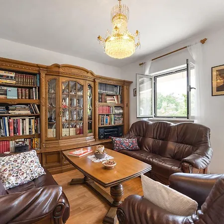 Apartment Jano *